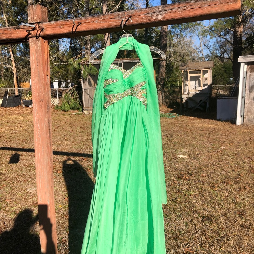 Dazzling Sherri Hill Gown Green Diamond Like Set Stones S 2 READ scarf included